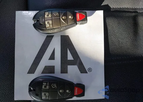 2015 Chrysler Town & Country Touring z USA, uszkodzony, nr VIN 2C4RC1BG7FR560465